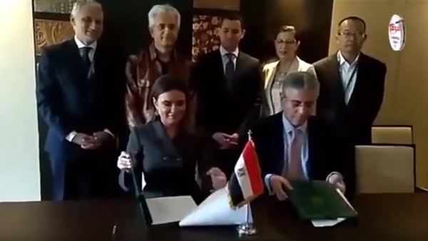 مصر توقع اتفاقا مع
