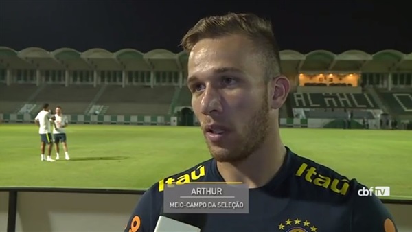 نجم برشلونة آرثور