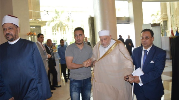 الدكتور أحمد عمر