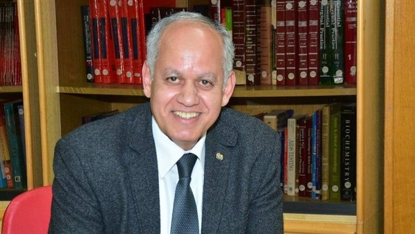 الدكتور سمير عطية