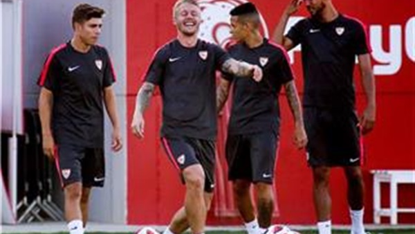 سيمون كاير بتدريبات