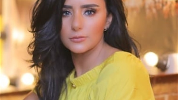 الفنانة إيمان سلامة