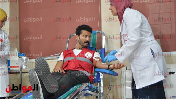 خالد النبوى يتبرع