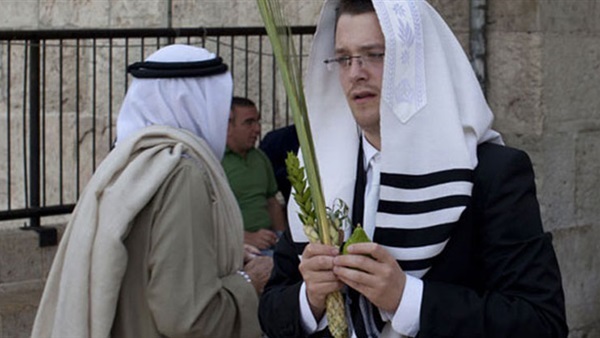 اليهود وعيد العرش