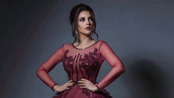الفنانة درة