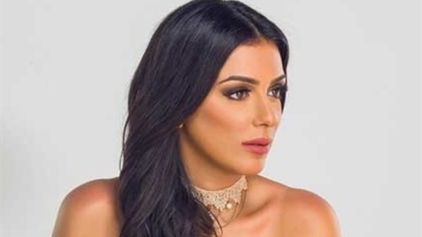 الفنانة إنجي المقدم