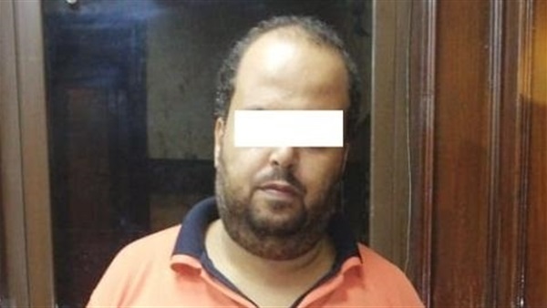 أمين مخازن إحدى الشركات