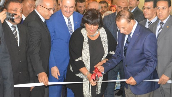 وزيرة الثقافة