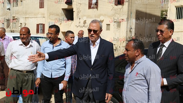 محافظ قنا يتفقد منطقة
