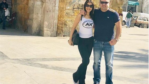 إدوارد بصحبة زوجته