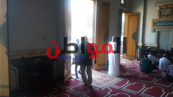 توافد المصلين إلى