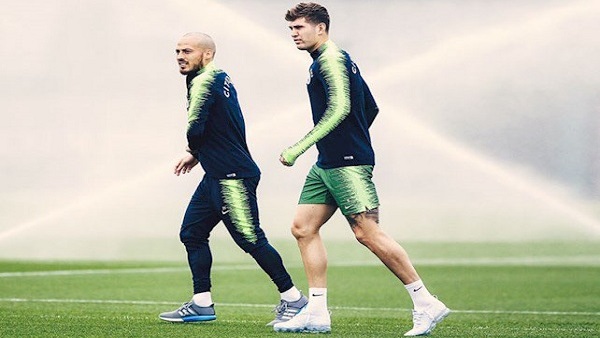 مدافع مانشستر سيتي