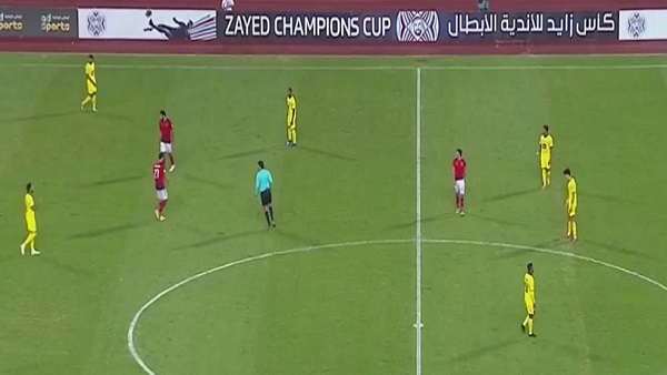الأهلي يتقدم على