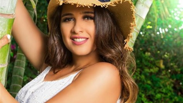 الفنانة ياسمين عبد