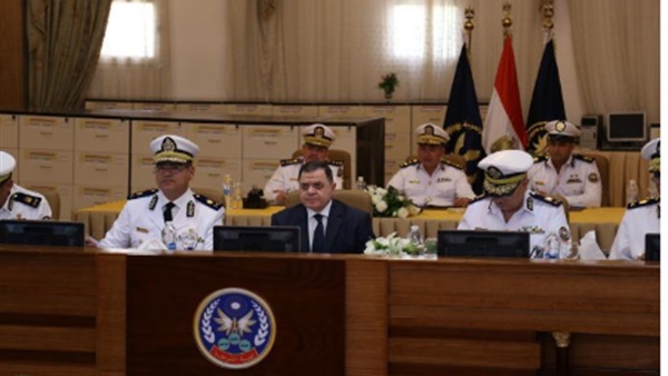 وزير الداخلية محمود