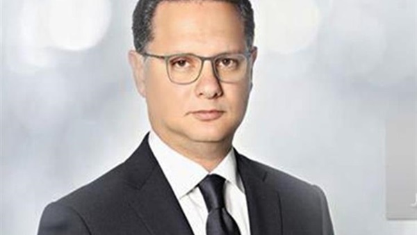 شريف عامر ينعي حمدي