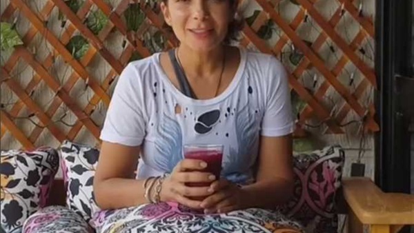 الفنانة منى زكي