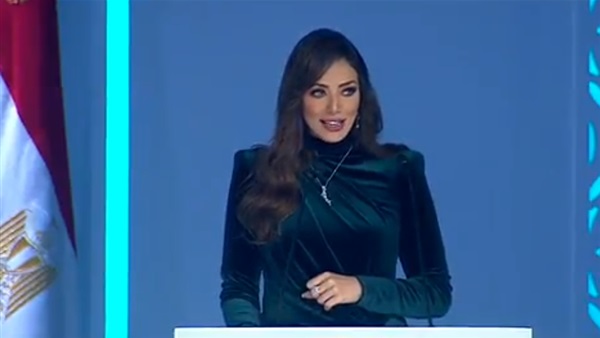 مذيعة منتدى شباب