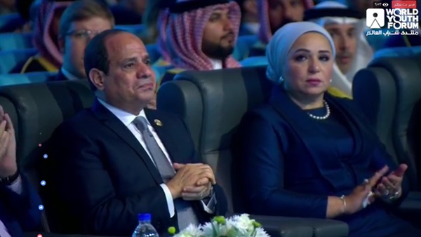 الرئيس السيسي وزوجته