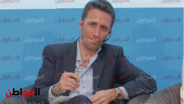 فيليب كوستو مضيف