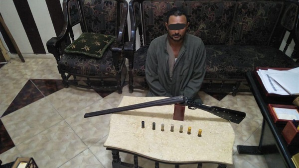 ضبط 7 مسجلين بينهم