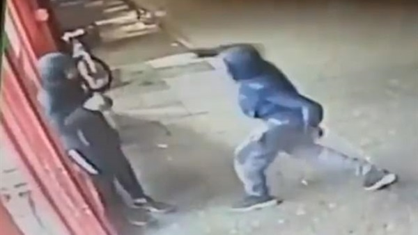 عصابة يقتلون مراهق
