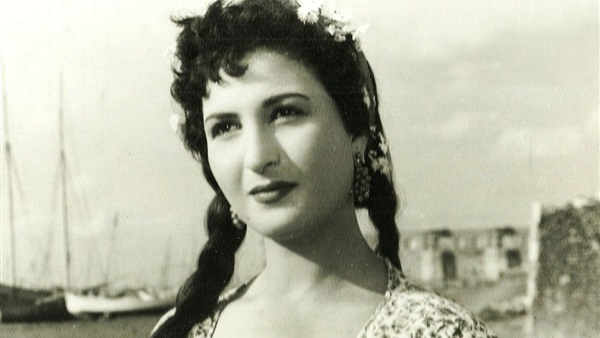نعيمة عاكف