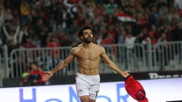 محمد صلاح يحتفل بهدفه