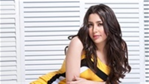 الفنانة جنات 