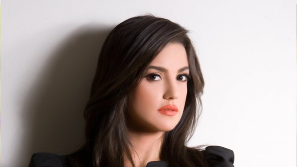 الفنانة درة