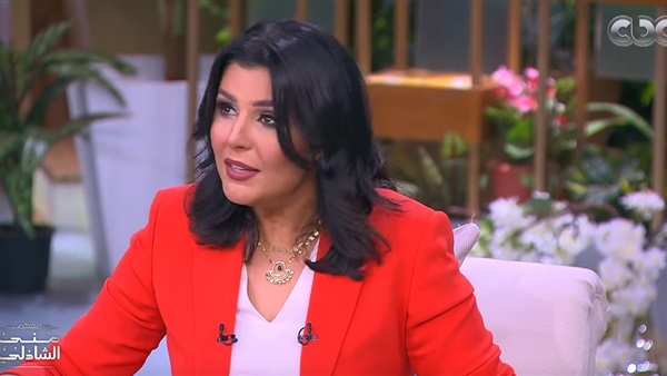 الاعلامية منى الشاذلى