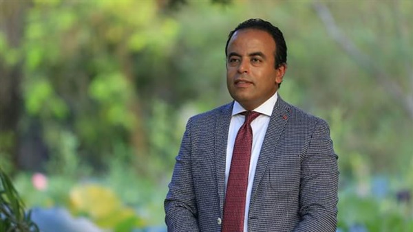 الاعلامي محمد غانم