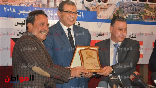القوى العاملة يتبادل