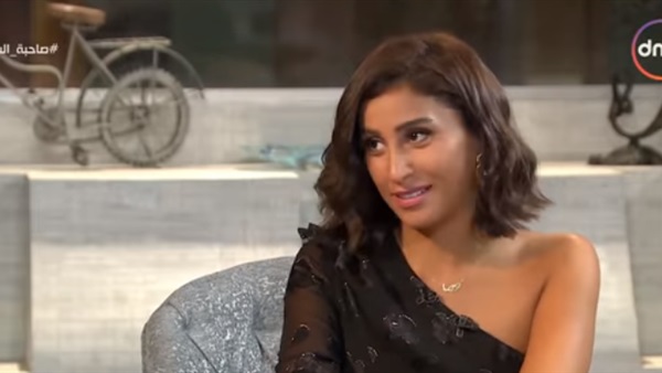 الفنانة دينا الشربيني