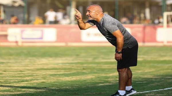 هشام زكريا