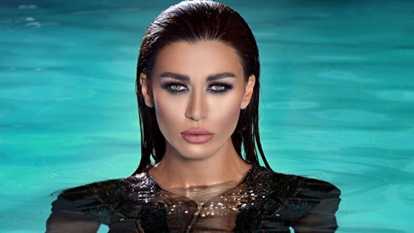 الفنانة نادين الراسي