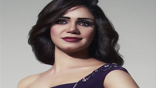 ايناس عز الدين
