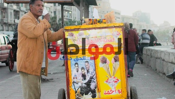 شواطئ اسكندرية-بائع
