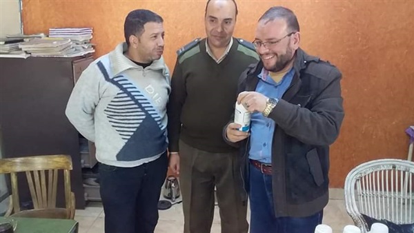 ضبط محلين أسمدة فاسدة