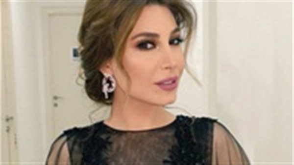 الفنانة يارا