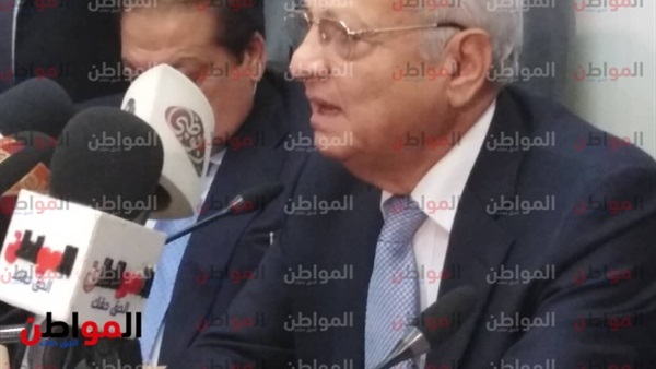 عاطف حلمي وزير الاتصالات