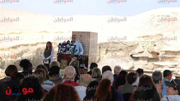 وزير الآثار