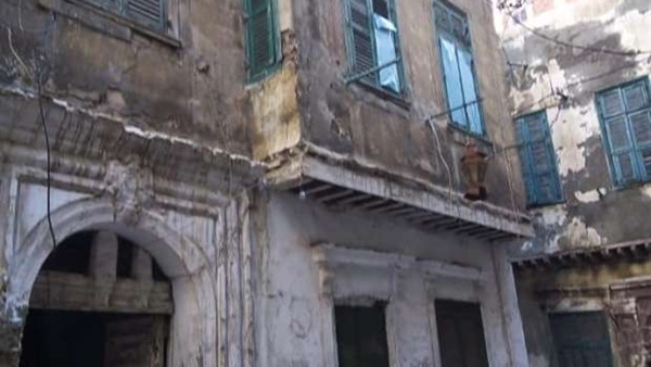 عقار الإسكندرية المنهار
