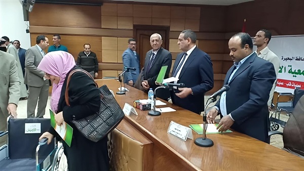 محافظ البحيرة