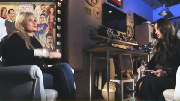 الفنانة يسرا