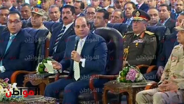 السيسي يضع وزيرة