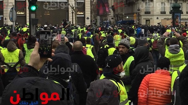 عناصر السترات الصفراء