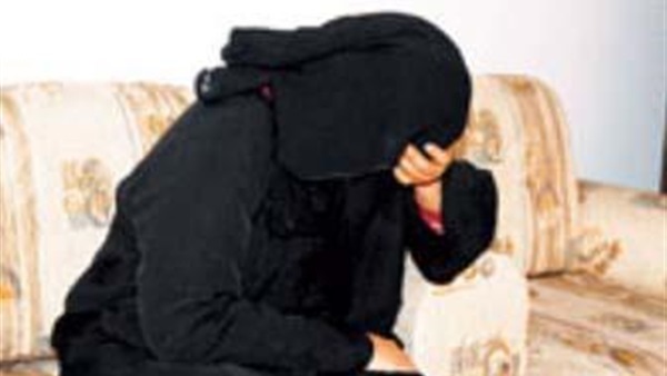 شاب يتهم زوجته بالزنا