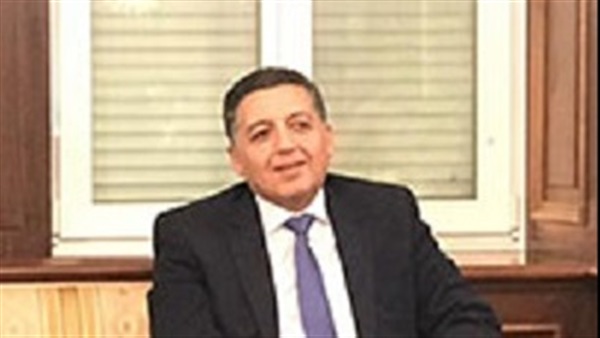 السفير عمر عامر والرئيس