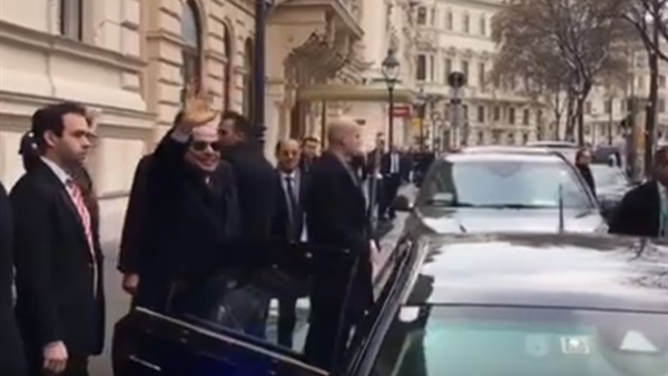 السيسي يصل مقر إقامته